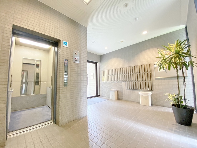 ロビー　エレベーターホール
