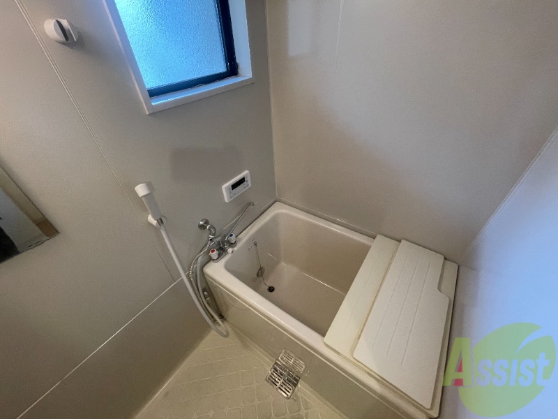 バス・シャワールーム　追い焚き機能が付いているのでいつでも温かいお風呂に入れますよ