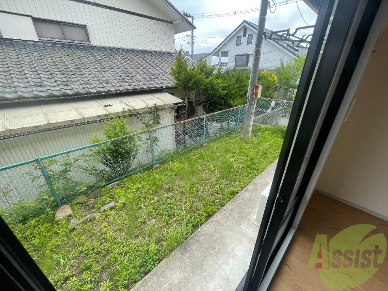 バルコニー　テラスは幅もしっかりあって洗濯物がはかどりそうですね。