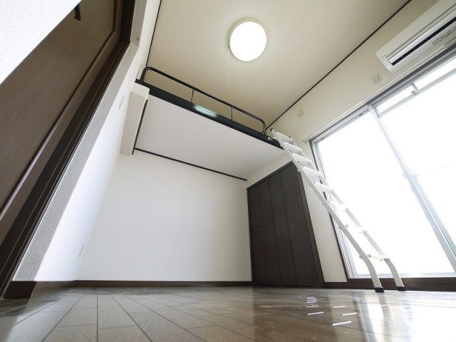 居室・リビング　ゆったりとした居間です