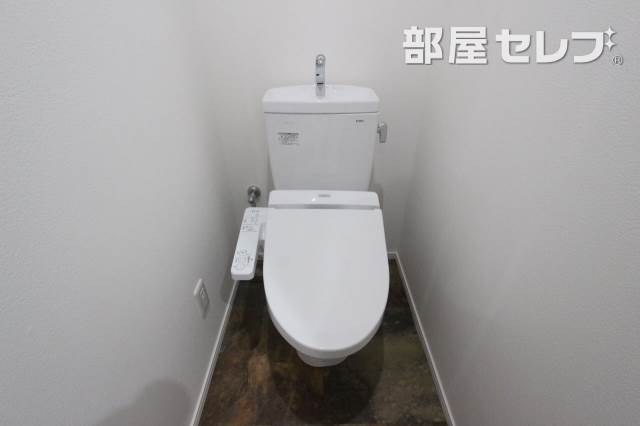 トイレ　２０２号室の写真になります。