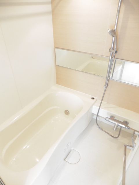 バス・シャワールーム　写真は同タイプ住居です。