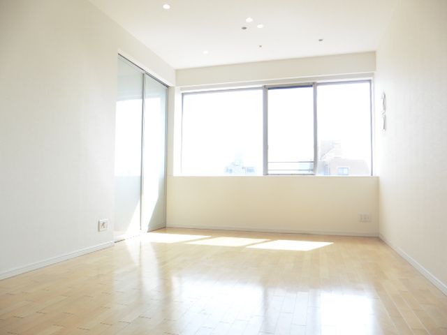 居室・リビング　写真は同タイプ住居です。