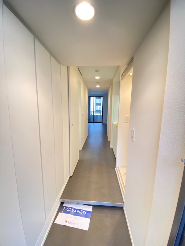 玄関　※室内参考画像