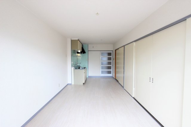 居室・リビング　参考写真です。現況優先。