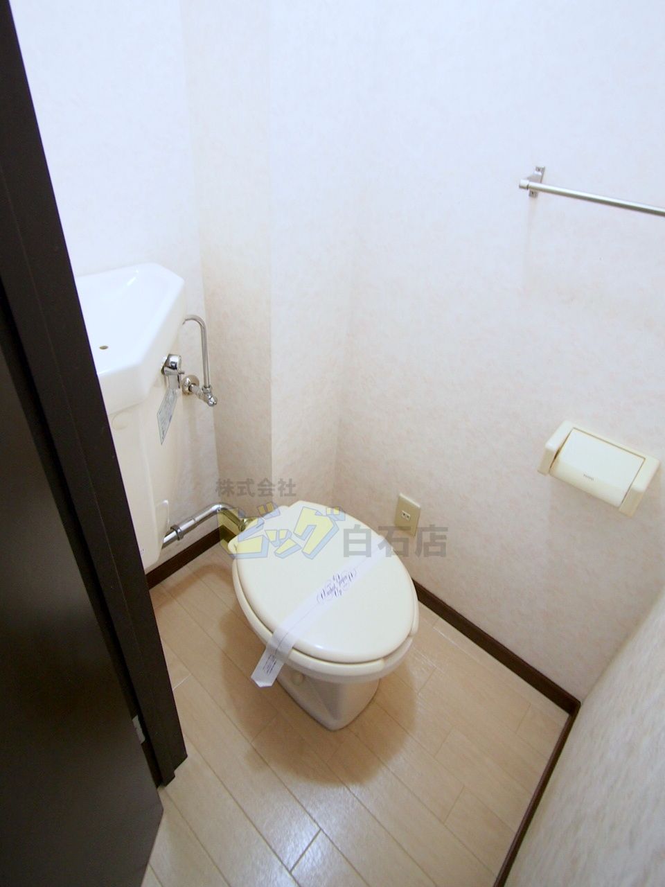 トイレ　綺麗に清掃済みです♪