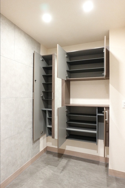 玄関　シューズボックス