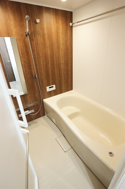 バス・シャワールーム　バスルーム