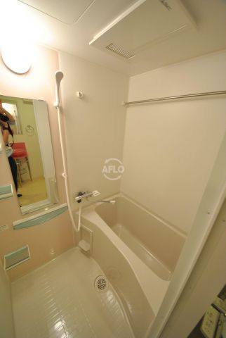 バス・シャワールーム　セレニテ北久宝寺　浴室換気乾燥暖房機付バスルーム