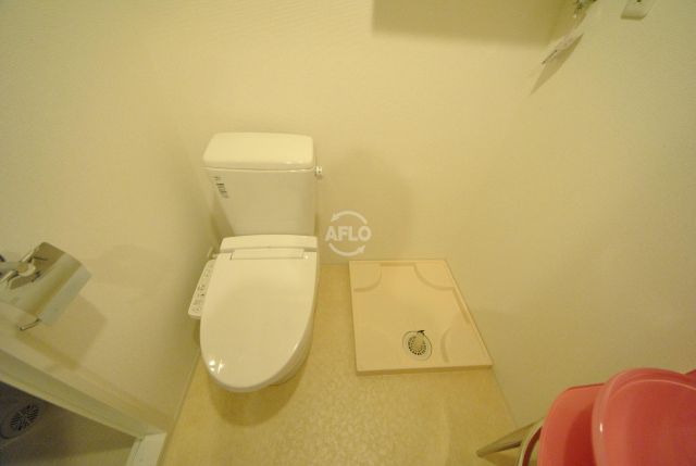 トイレ　セレニテ北久宝寺　温水洗浄便座