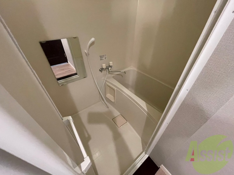 バス・シャワールーム　お風呂になります。一日の疲れを癒してくださいね。