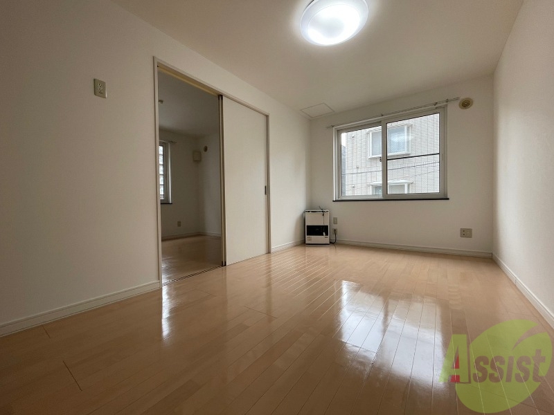 居室・リビング　広くてキレイなお部屋が広がっていて、充実した生活が送れそう。