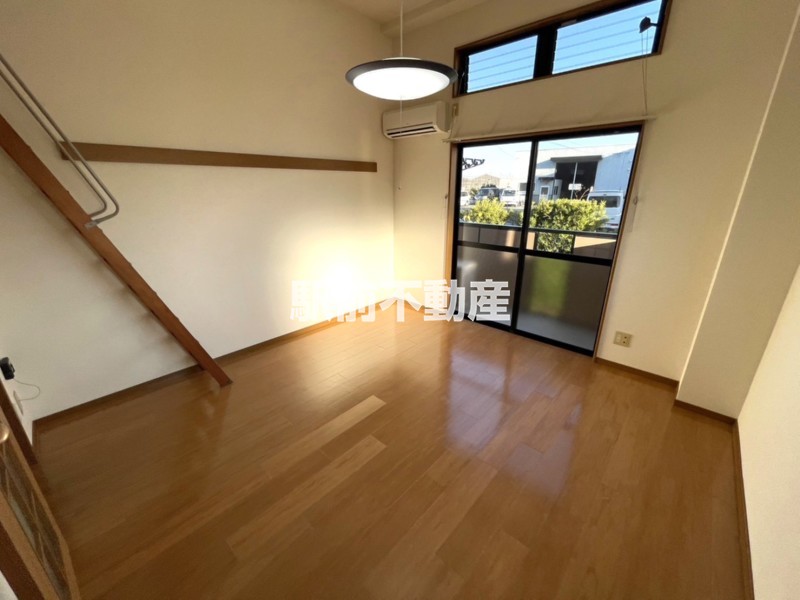 居室・リビング　洋室８帖