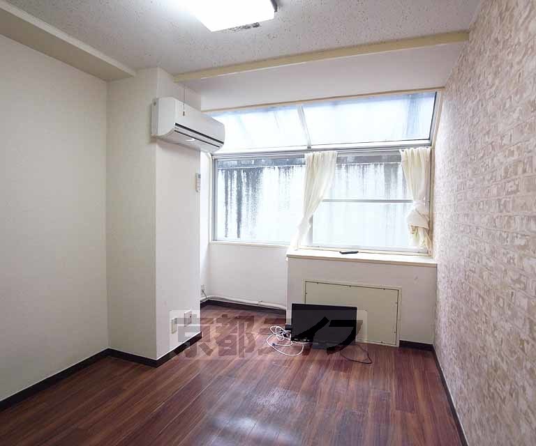 居室・リビング　１階ですが明るいお部屋です