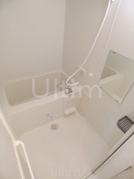 バス・シャワールーム　※同タイプの他のお部屋です