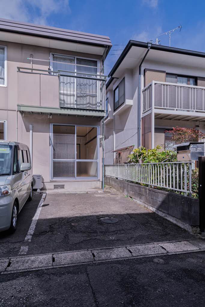 建物外観　階段