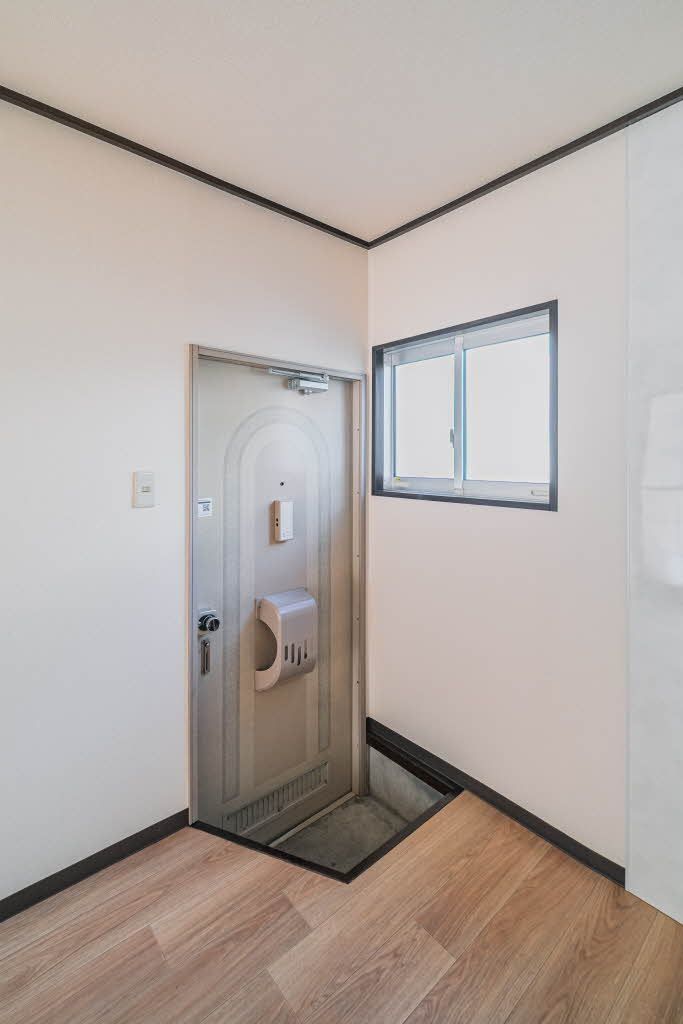 建物外観　アパート前道路