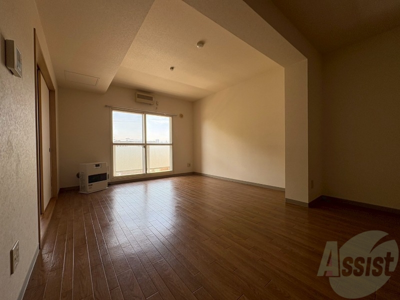 居室・リビング　広くてきれいなリビングです！快適に過ごせそうですね。