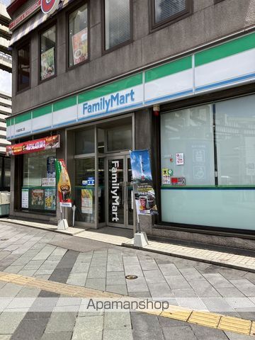 コンビニ　ファミリーマート千葉駅東口店（コンビニ）まで690m