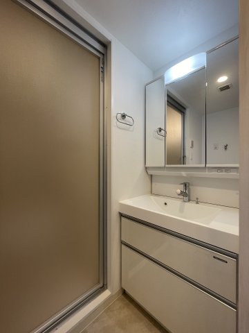 洗面設備　ORSUS新大阪　洗面台