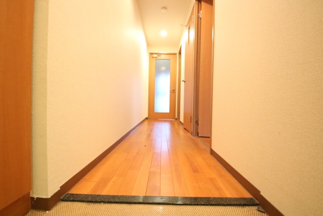 玄関　※別室の参考写真の為、現況優先です。