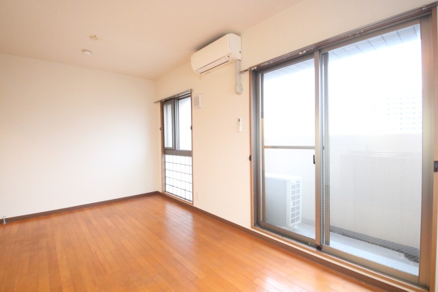 居室・リビング　※別室の参考写真の為、現況優先です。