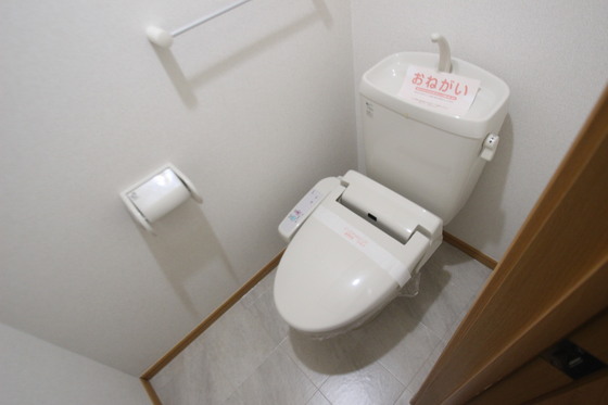 トイレ　※別部屋の写真です