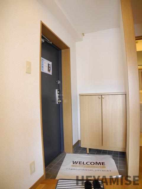 玄関　※同間取りの別の階のお部屋の画像です※現況を優先します