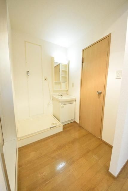 洗面設備　独立洗面台　室内洗濯機置場