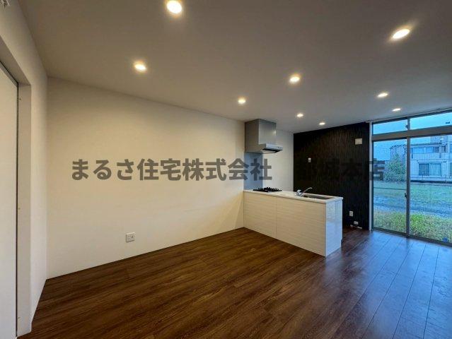 居室・リビング　明るい洋室です