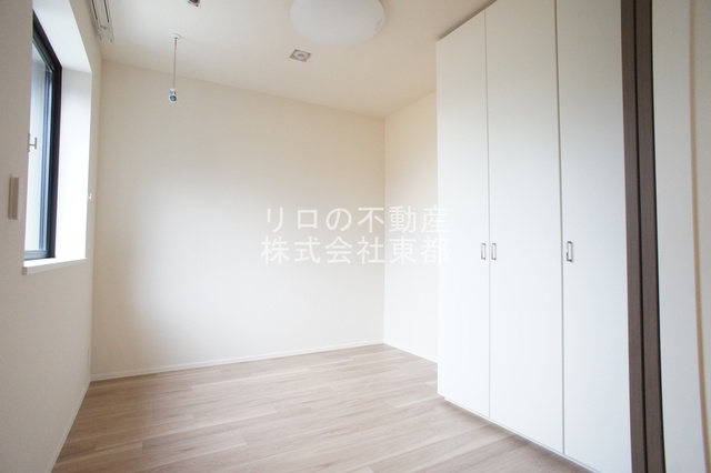 その他部屋・スペース　明るい色合いのフローリング（♪）優しい雰囲気の室内です☆