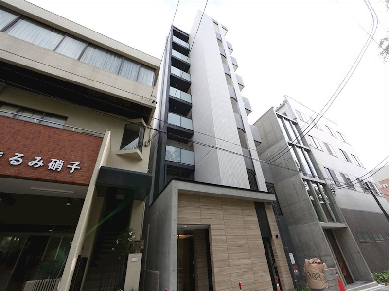 建物外観　外観　オートロック　宅配ＢＯＸ　防犯カメラ　デザイナーズ