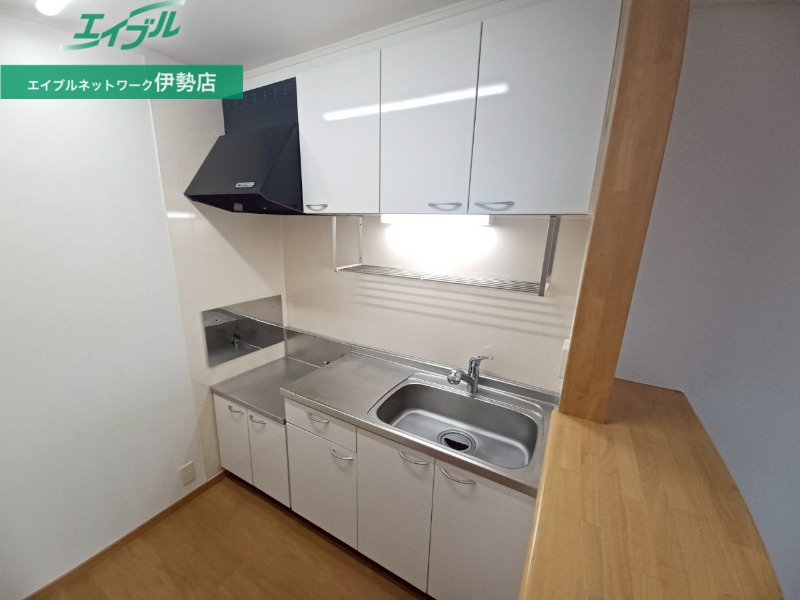 キッチン　同物件別部屋のお写真です。