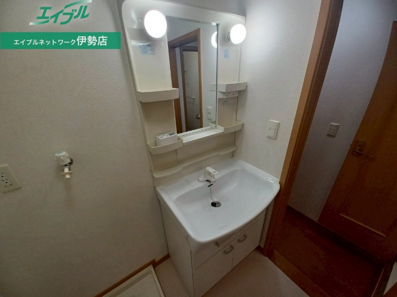 洗面設備　同物件別部屋のお写真です。