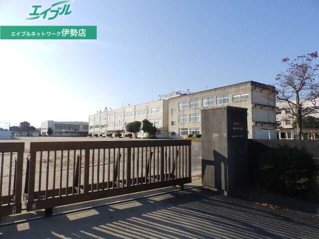 中学校　明和町立明和中学校（中学校）まで857m