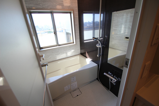 バス・シャワールーム　外が、みえるお風呂！すてき！