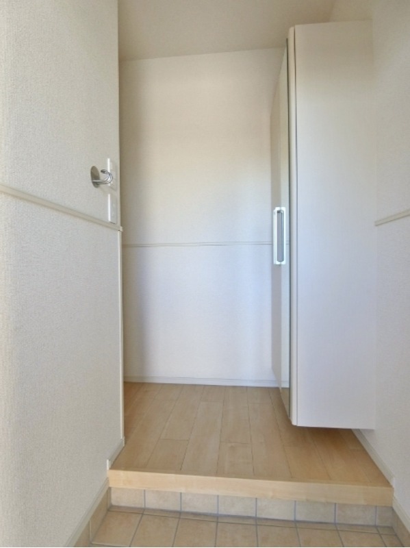 玄関　図面と現状に相違がある場合には現状を優先