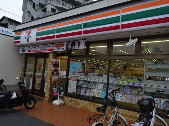 コンビニ　セブン*イレブン大阪新深江駅南店（コンビニ）まで131m