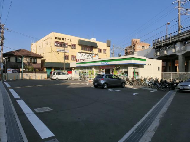 コンビニ　ファミリーマート（コンビニ）まで5697m