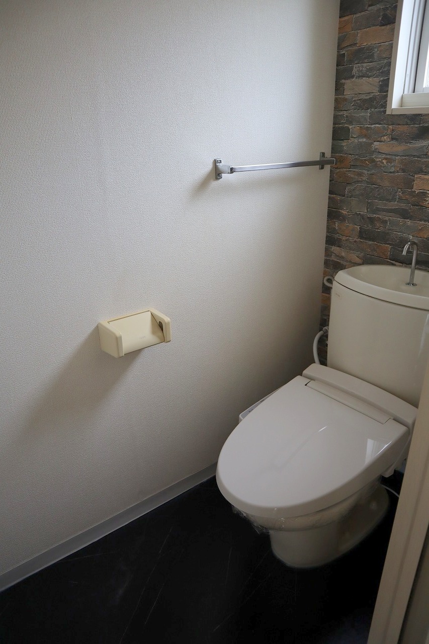 トイレ　※参考写真　前回入居時の写真です