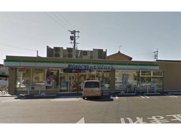 コンビニ　ファミリーマート安城大山町一丁目店（コンビニ）まで301m