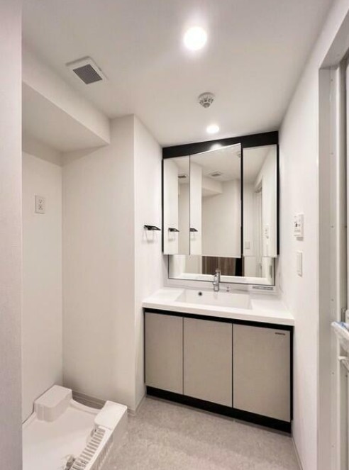 洗面設備　コンパクトで使いやすい洗面所