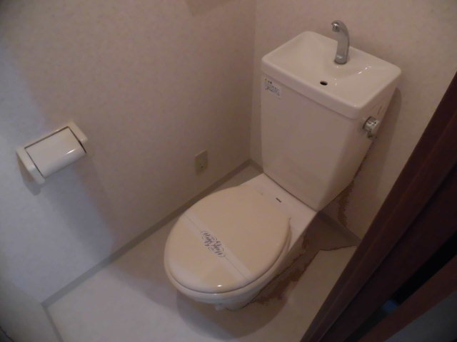 トイレ　清潔感のあるきれいなトイレです