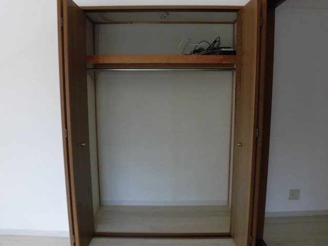 収納　奥行きのある大きな収納スペースです