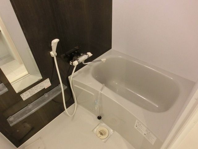バス・シャワールーム　雨の日でも安心　浴室乾燥機付きバス