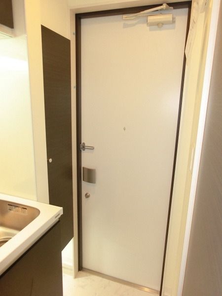 玄関　下駄箱付き玄関