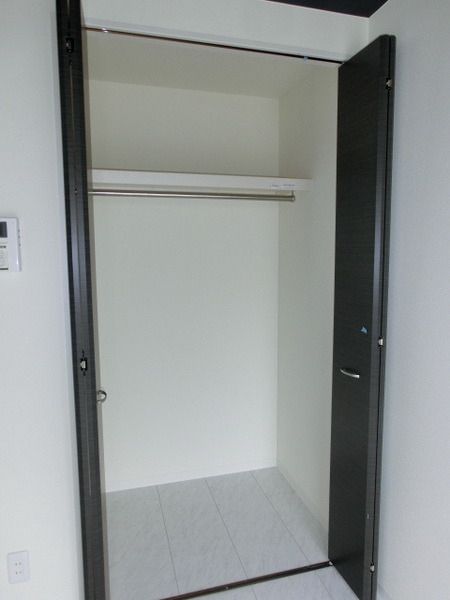 その他設備　高さのあるクローゼット