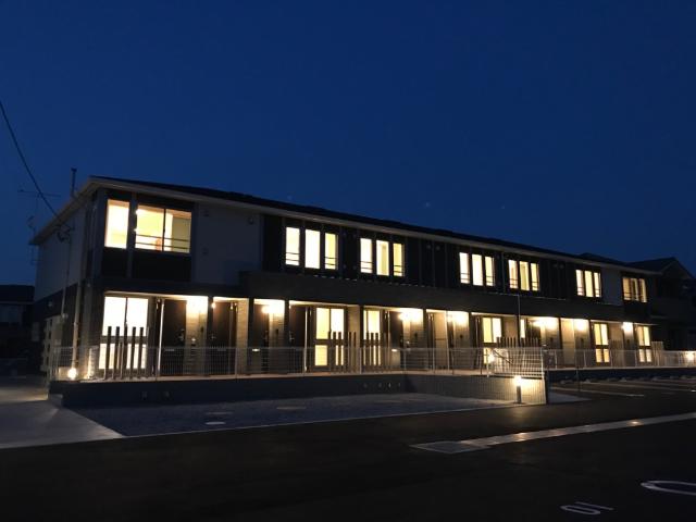 建物外観　外観写真（夜）
