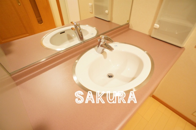 洗面設備　忙しい朝には欠かせない洗面所です♪