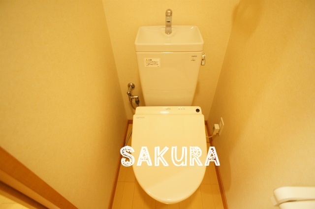 トイレ　落ち着いた色調のトイレです♪